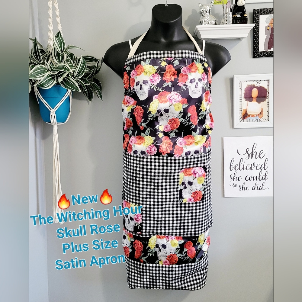 🔥NWOT The Witching Hour Skull Rose Plus Size Satin Apron